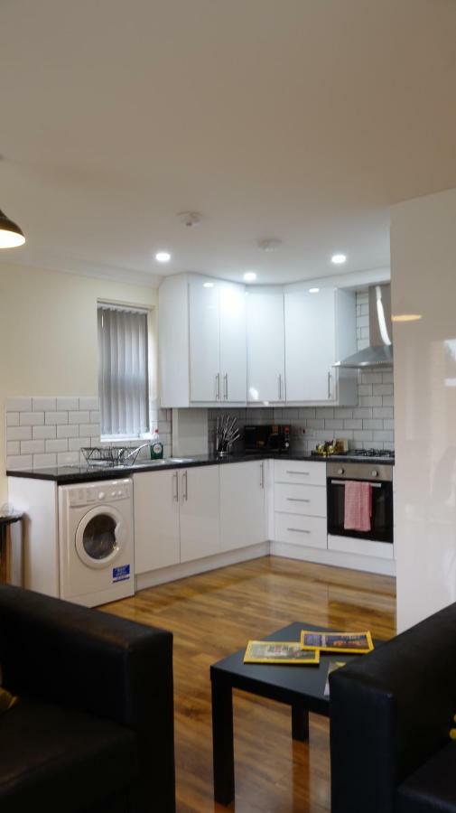 Luxury 2 Bed 2 Bath - Free Parking - 5Min To Airport - Sleeps 6 Apartment Ashford  ภายนอก รูปภาพ