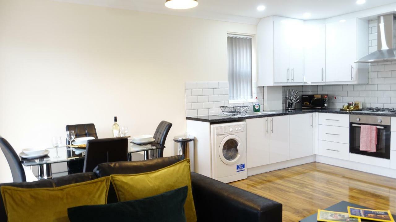Luxury 2 Bed 2 Bath - Free Parking - 5Min To Airport - Sleeps 6 Apartment Ashford  ภายนอก รูปภาพ