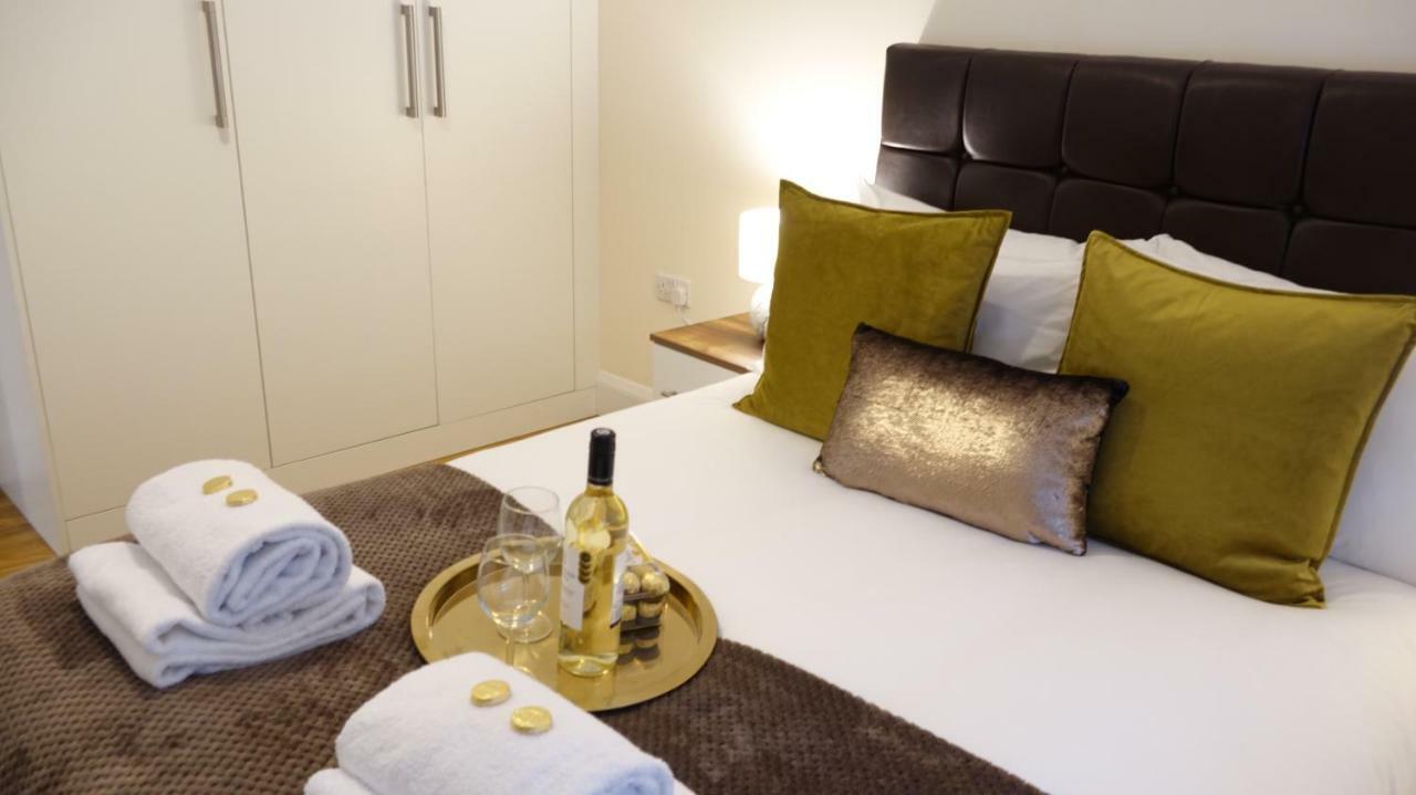Luxury 2 Bed 2 Bath - Free Parking - 5Min To Airport - Sleeps 6 Apartment Ashford  ภายนอก รูปภาพ
