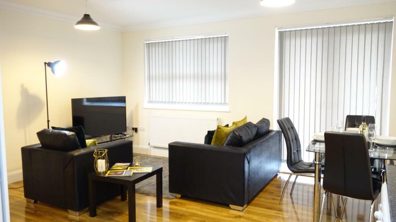 Luxury 2 Bed 2 Bath - Free Parking - 5Min To Airport - Sleeps 6 Apartment Ashford  ภายนอก รูปภาพ