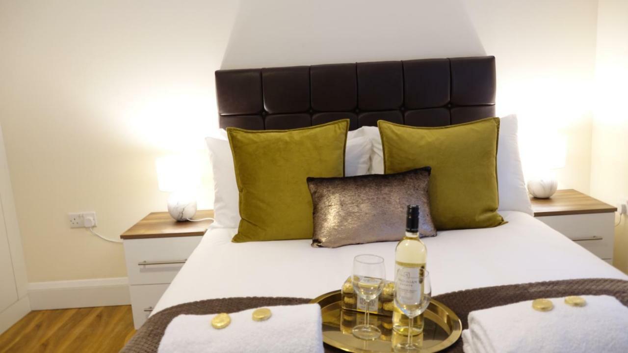 Luxury 2 Bed 2 Bath - Free Parking - 5Min To Airport - Sleeps 6 Apartment Ashford  ภายนอก รูปภาพ