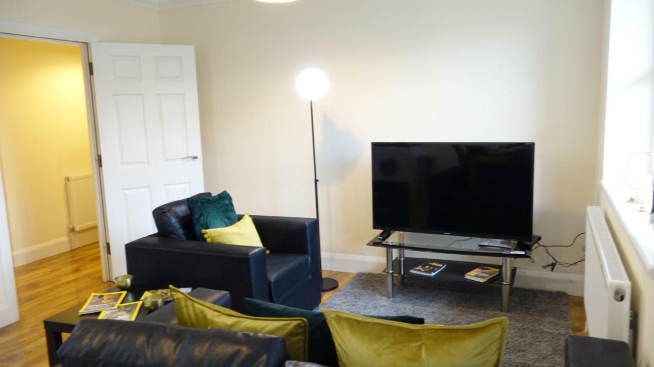 Luxury 2 Bed 2 Bath - Free Parking - 5Min To Airport - Sleeps 6 Apartment Ashford  ภายนอก รูปภาพ
