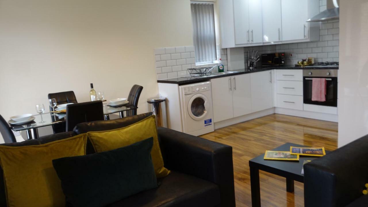 Luxury 2 Bed 2 Bath - Free Parking - 5Min To Airport - Sleeps 6 Apartment Ashford  ภายนอก รูปภาพ