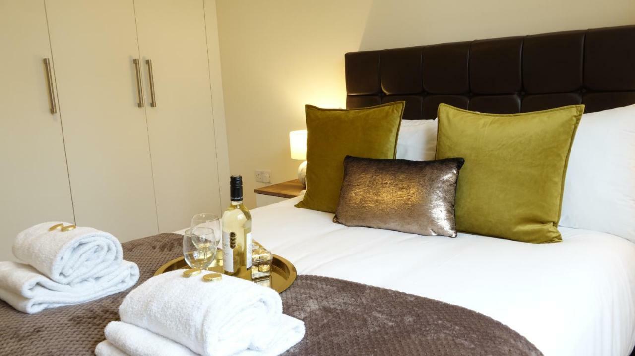 Luxury 2 Bed 2 Bath - Free Parking - 5Min To Airport - Sleeps 6 Apartment Ashford  ภายนอก รูปภาพ