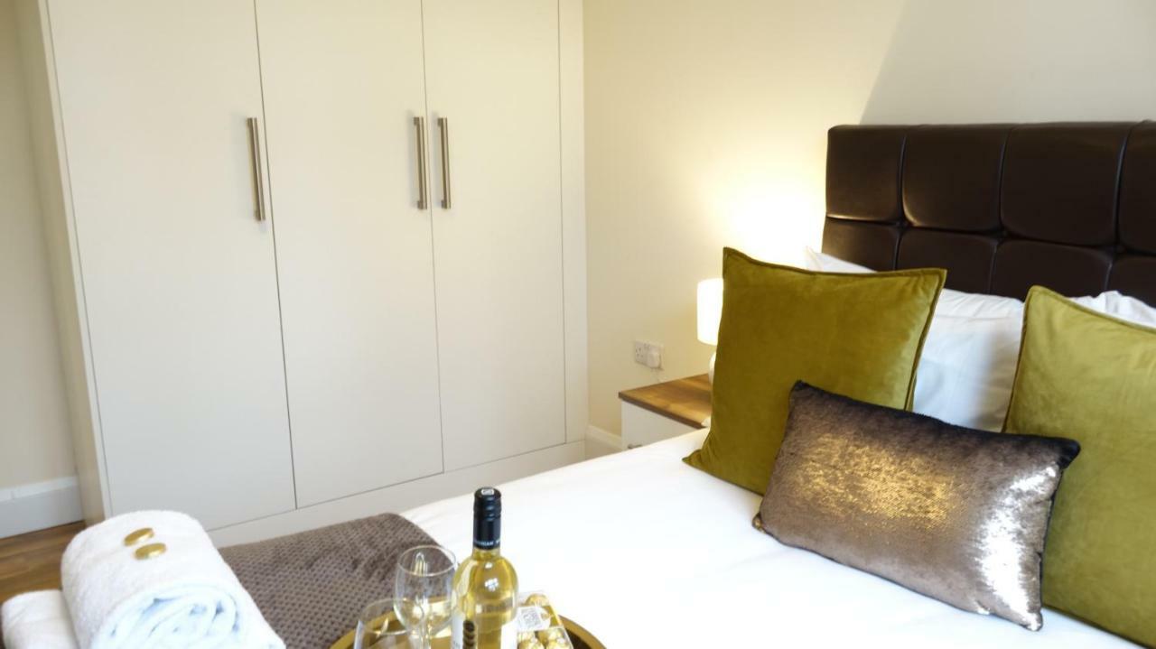 Luxury 2 Bed 2 Bath - Free Parking - 5Min To Airport - Sleeps 6 Apartment Ashford  ภายนอก รูปภาพ