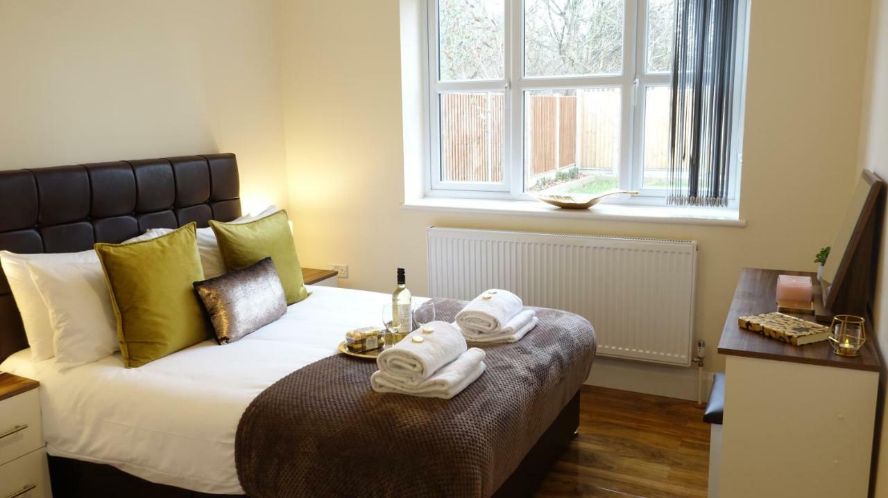 Luxury 2 Bed 2 Bath - Free Parking - 5Min To Airport - Sleeps 6 Apartment Ashford  ภายนอก รูปภาพ