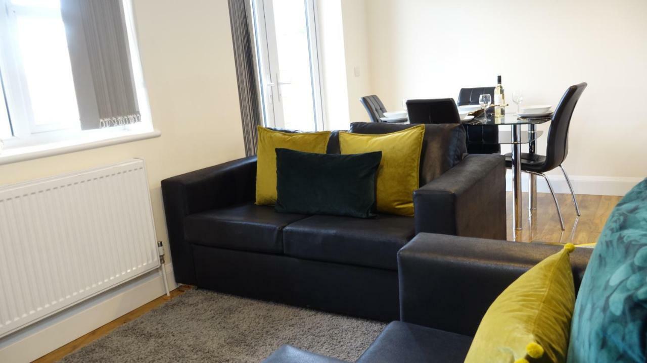 Luxury 2 Bed 2 Bath - Free Parking - 5Min To Airport - Sleeps 6 Apartment Ashford  ภายนอก รูปภาพ