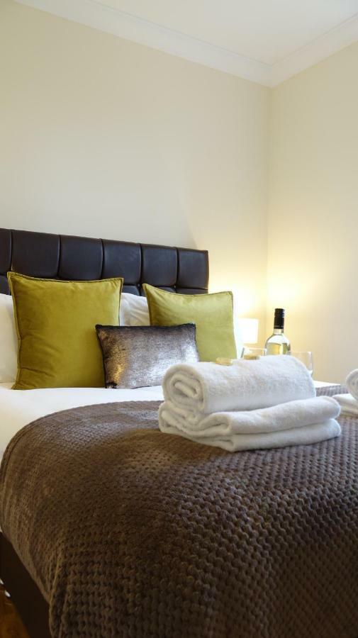 Luxury 2 Bed 2 Bath - Free Parking - 5Min To Airport - Sleeps 6 Apartment Ashford  ภายนอก รูปภาพ